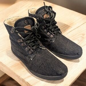 TOMS Wool Blend chukka boots with faux shearing lining